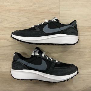 Men’s Nike Waffle Debut Size 10 Black/White
